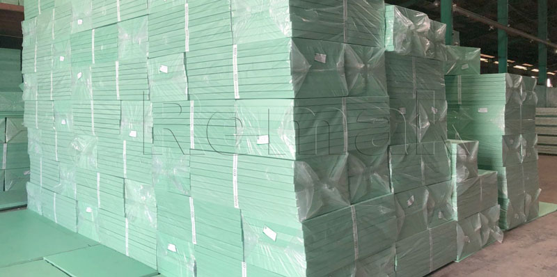 XPS thông dụng với kích thước tấm 0.6x1.8m, độ dày 2.5 hoặc 5 cm